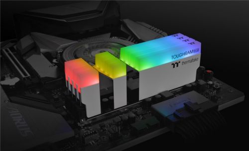 Thermaltake��Խ늸���(n��i)��-DDR4 4600MHz